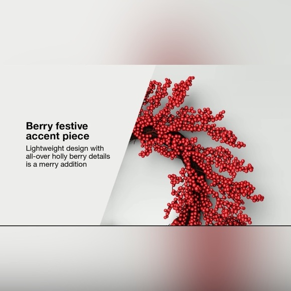 NWT 22" Cluster faux Berry Artificial Christmas Wreath Red by Wondershop™ - Picture 2 of 9